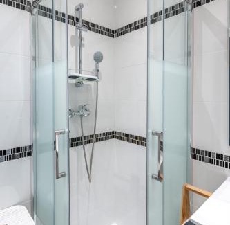 Menton Apartment | Cozy 2-Bedroom Retreat in Menton with Ocean View