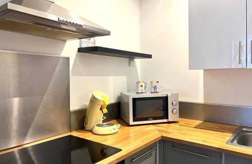 Gare Apartment | Cozy Apartment in Downtown: Breakfast & Family-Friendly