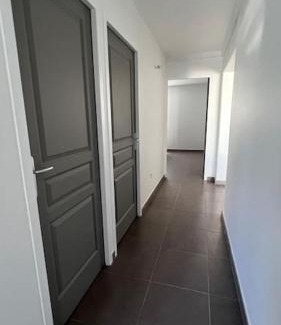 Cul de Sac Apartment | Beautiful Apartment Steps from the Sea with Pool Access