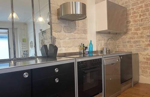 Quartier de Rochechouart Apartment | Magnifique Apt Haussmannien 1 chambre - Paris 9