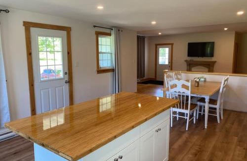 Stanstead Township Apartment | Renovated Centenarian Retreat with Arcade & Family Friendly Amenities