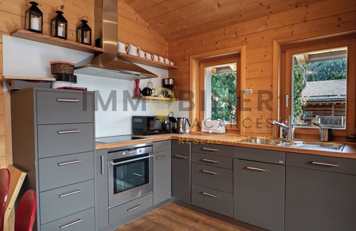 St. Luc Ski Chalet | Magnifique chalet idéalement situé juste au-dessus du centre du village, vue panoramique sur les toi