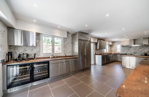Mougins Villa | Panoramic Sea View Retreat in Mougins - Pet & Child Friendly