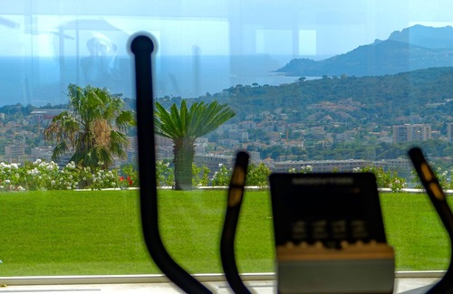 Mougins Villa | Panoramic Sea View Retreat in Mougins - Pet & Child Friendly