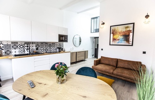 Quartier du Panier Apartment | Inviting Duplex with Two Bedrooms and Family-Friendly Amenities