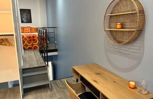 Vernon Apartment | Central Duplex Near Train Station - Rated 8.7/10!