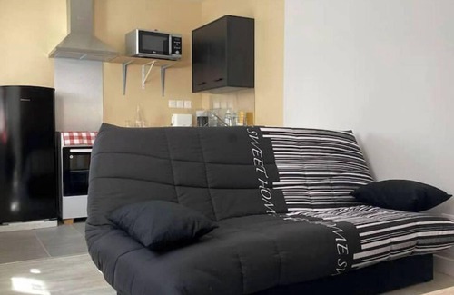 Sainte Marie - Saint Leon Apartment | Beautifully Renovated Duplex with Kitchen & Breakfast Included