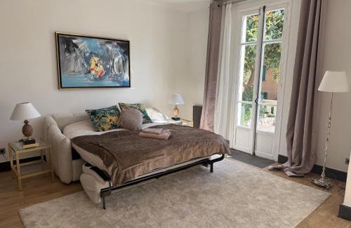 La Celle-sous-Gouzon Apartment | Magnifique studio entier avec terrasse Saint Jean Cap Ferrat