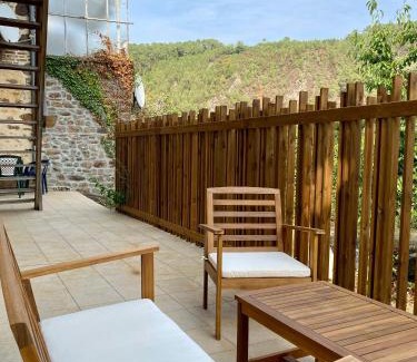 Saint-Leonard-des-Bois Apartment | Explore Le Saint Leo: Family-Friendly Apartment with Pool