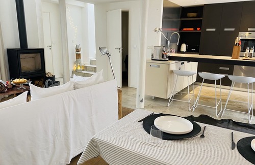 Sud Apartment | Elegant Loft with Terrace and Patio for Family Comfort