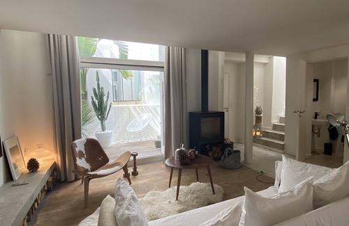 Sud Apartment | Elegant Loft with Terrace and Patio for Family Comfort