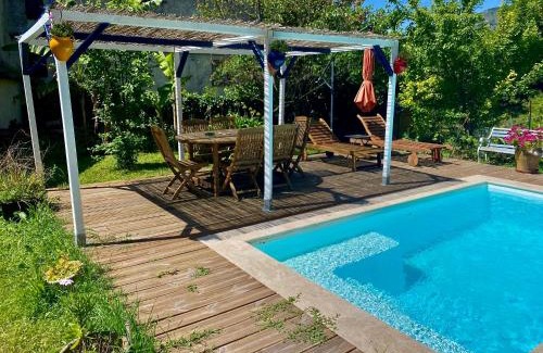 Tourrettes-sur-Loup Apartment | Charming Studio Retreat in Cozy Maisonnette with Pool