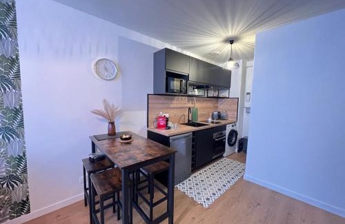 Patte d'Oie Apartment | Prime T2 Near City Center - Family-Friendly Stay Awaits!