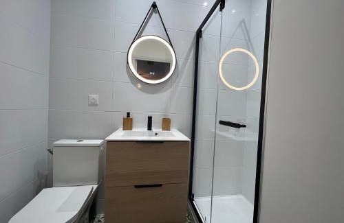 Patte d'Oie Apartment | Prime T2 Near City Center - Family-Friendly Stay Awaits!