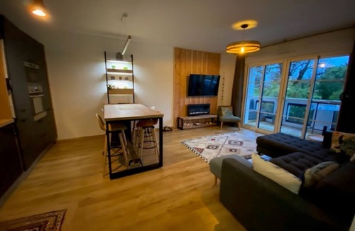 Taussat Apartment | Cozy T3 Just Steps from the Beach - Family Friendly Stay