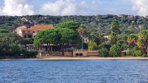 Pianotolli-Caldarello Apartment | magnifique T3 plus cabine, les pieds dans l'eau