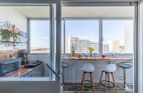 Saint-Hilaire-de-Riez Apartment | Oceanfront Escape for Two with Breathtaking Views