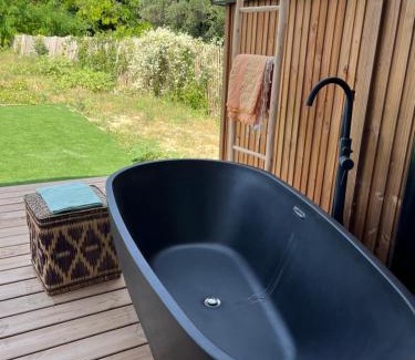 Clarensac Villa | Magnifique villa écologique piscine jacuzzi