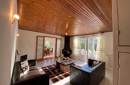 Callian Villa | Tranquil Villa Retreat with Pool & Family-Friendly Vibes