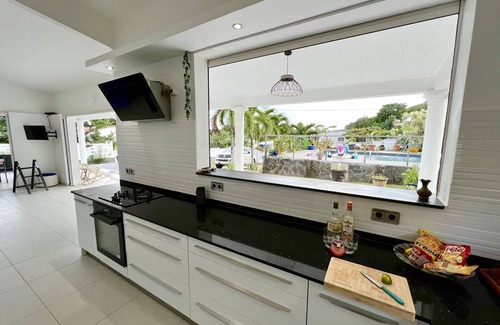 Le Diamant Villa | Elegant Villa with Pool and Ocean Views Await You