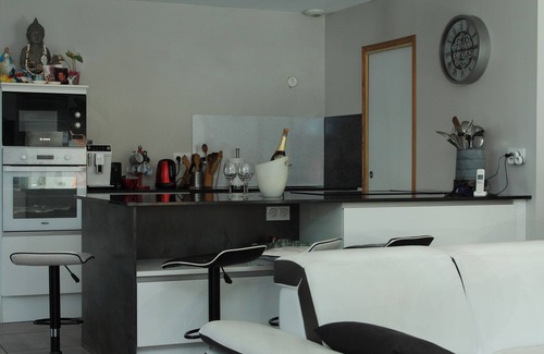 Florensac Villa | Enchanting Villa with Heated Pool for Family Getaways