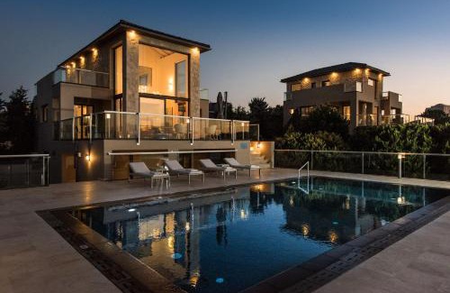 Chorafakia Villa | Beautiful Villa with Pool and Ocean Views Awaits You