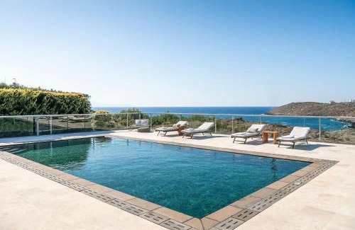 Chorafakia Villa | Beautiful Villa with Pool and Ocean Views Awaits You