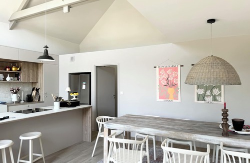 Combrit Villa | Exquisite Villa Contemporaine with Indoor Pool & Ocean View
