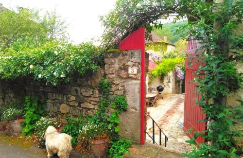 Saint-Antonin Noble Val House | Charming Stone Villa in Saint Antonin Noble Val with Pool