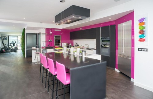 Pringy Villa | Elegant Loft Villa with Hot Tub in Pringy - 4-Star Retreat