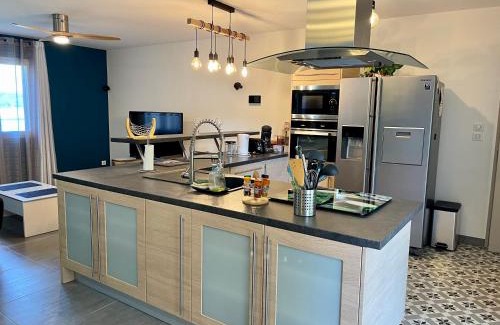 Dieupentale Villa | Outstanding Villa with Hot Tub & Child-Friendly Amenities