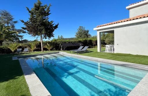 Peymeinade Villa | Elegant Villa with Pool and Kitchen Amenities Awaiting You