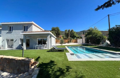 Peymeinade Villa | Elegant Villa with Pool and Kitchen Amenities Awaiting You