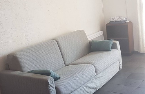 Fabron Apartment | Scenic Sea and Mountain Views with Family-Friendly Amenities