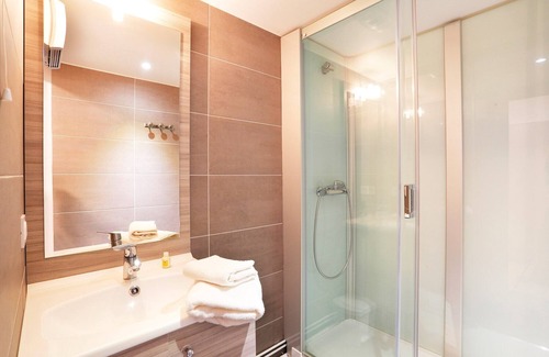 Peyragudes Apartment | Scenic Studio for 4 with Pool Access and Family Amenities