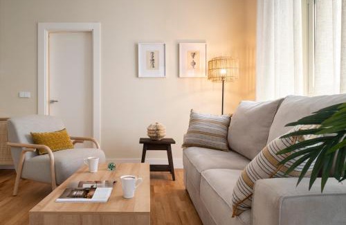 San Vicente Apartment | Stylish Magno Apartments Casa del Correo Mayor II - 4 Stars