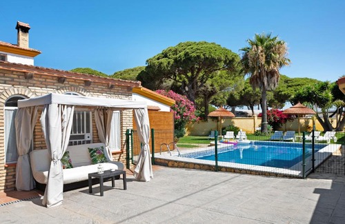 Conil de la Frontera House | Family-Friendly Stay at Magnolia B - Top Rated 9.7/10