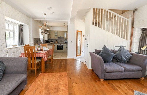 Osmington Mills Cottage | Family Friendly Stay at Magnolia Cottage Osmington