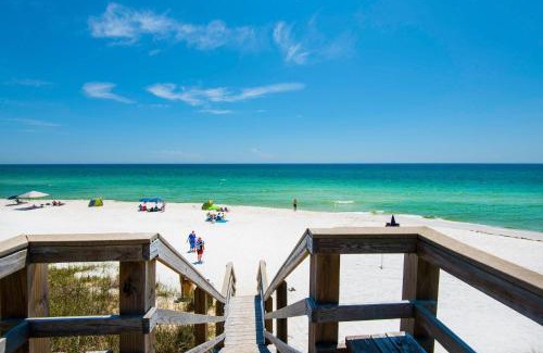 Seacrest House | Magnolia Cottage: Family-Friendly Retreat with Pool Access