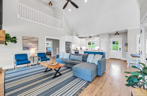 Moneta House | Magnolia Cove: Lakefront Escape with Heated Pool & Fire Pit