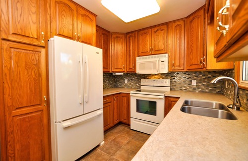 Rochester House | Magnolia House: 4 Bdrm, Pet-Friendly Near Mayo Clinic