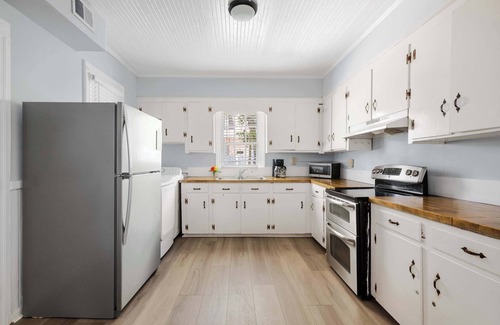 Westside House | Historic Charleston Home - Pet Friendly with Spa & Breakfast