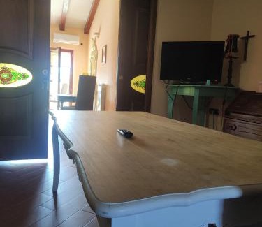 Taurianova Bed & Breakfast | Pet-Friendly Magnolia House: Ideal for Families and Accessibility