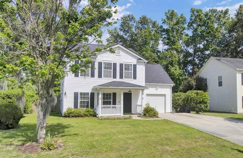 North Charleston House | Child-Friendly Magnolia House: Perfect N Charleston Retreat