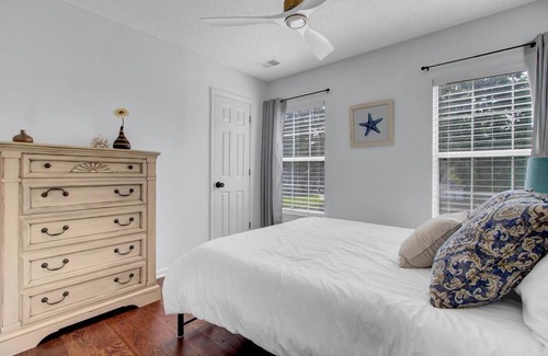 North Charleston House | Child-Friendly Magnolia House: Perfect N Charleston Retreat