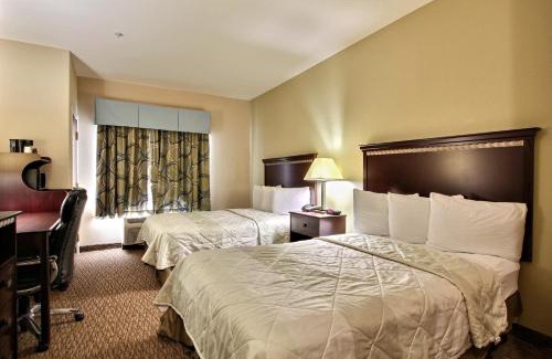 Pooler Hotel | Family-Friendly Magnolia Inn and Suites with Hot Tub Access