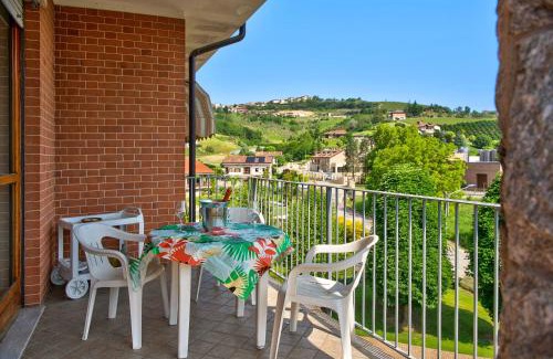 San Matteo Apartment | Magnolia: Family-Friendly Retreat with Pool and Hot Tub