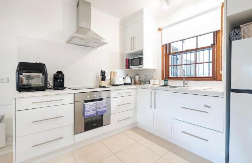 Battery Point Apartment | Discover Magnolia on Colville: A Brilliant 4-Star Retreat