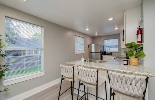 Greater East End House | Magnolia Park Urban Retreat: Pet-Friendly Oasis with Yard
