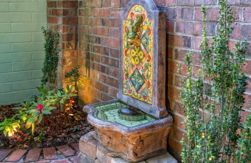Gainesville Bed & Breakfast | Top-Rated Magnolia Plantation Bed and Breakfast with Pool